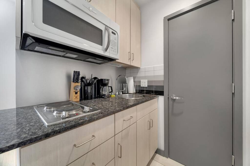 Simple Furnished Studio In The Heart Of Boston Exteriör bild
